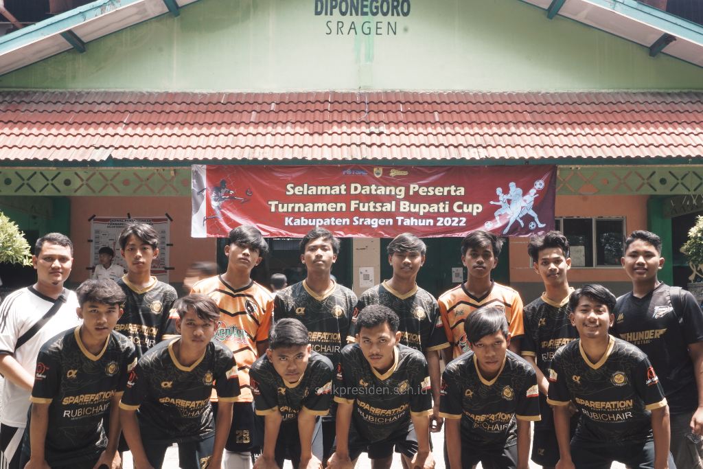 KEIKUTSERTAAN SMK PRESIDEN DALAM TURNAMEN FUTSAL DALAM RANGKA HARI PAHLAWAN